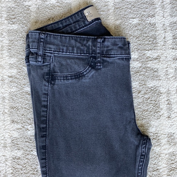 •Hollister• Distressed Skinny Jean Legging - Picture 9 of 15